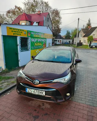 samochody osobowe Toyota Avensis cena 51900 przebieg: 176629, rok produkcji 2015 z Szczecin